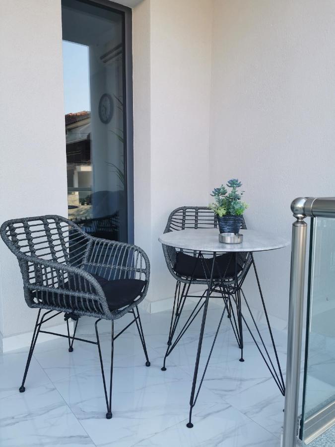 Armonia Luxury Suites Vrasná 외부 사진